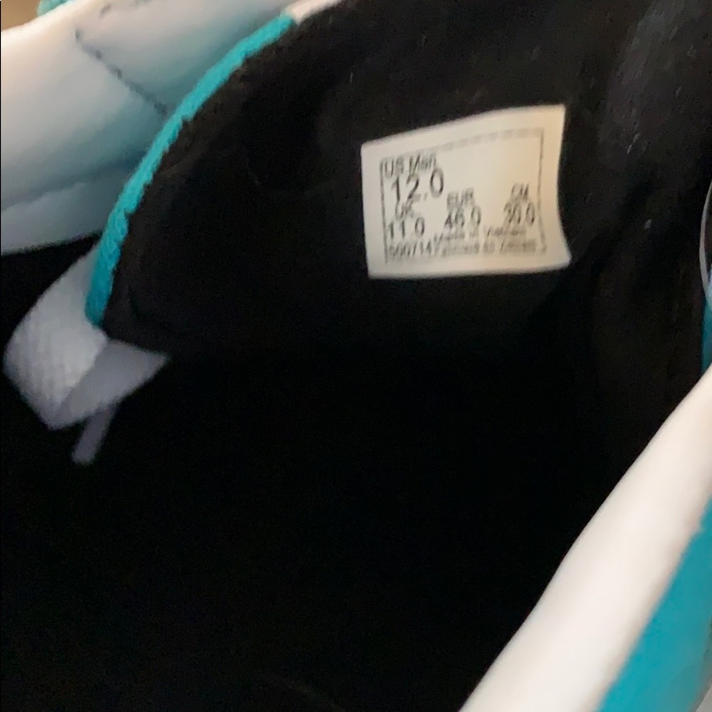 Vans - Picture 5 of 5